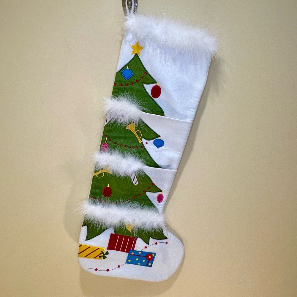 🎄XL White Felt & Feathers 3 Pocket Christmas Tree Stocking Tuesday Morning Store